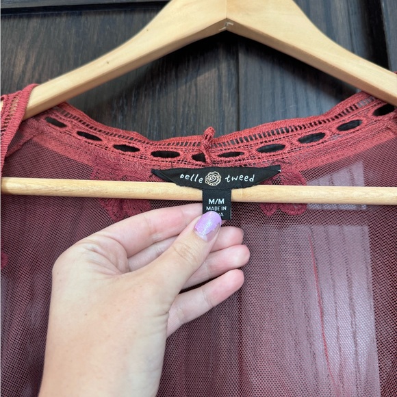 Elegant Red Lace Kimono - Picture 2 of 3